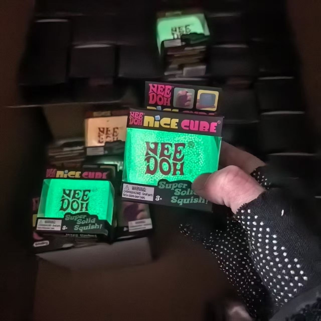 NEEDOH Maltose Glow in the Dar - Fidget Cube Original avaliação e preço